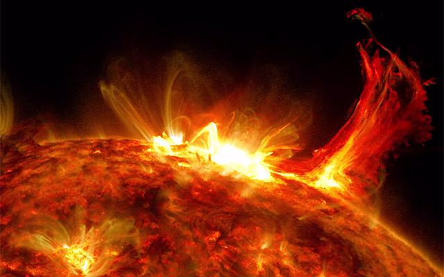 これが本物の太陽の爆発！想像を絶するダイナミックさにロマンを感じる！ grape [グレイプ]
