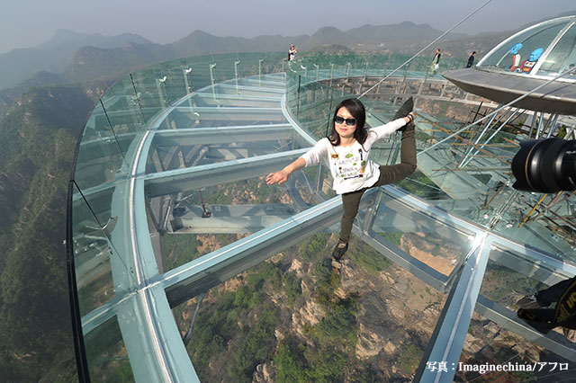 中国北京、地上400mに  空中ガラス展望台完成