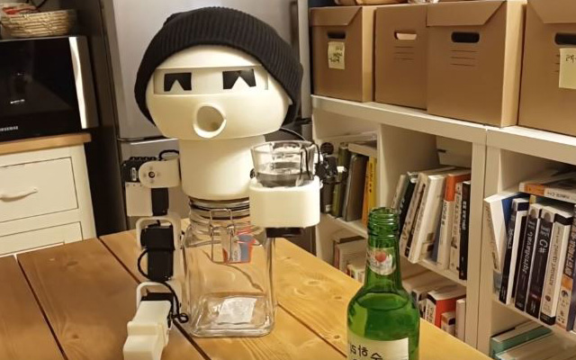 Never Drink Alone Again With This South Korean Robot Drinking Buddy