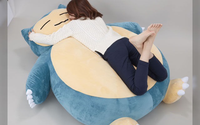 People In Japan Are Really Excited About Finally Getting Their Giant Snorlax Pillows In The Mail
