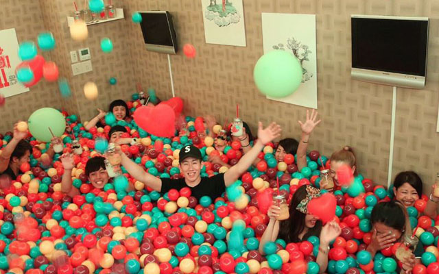 Osaka’s New Bar Lets You Drink And Play In A Giant Ball Pit