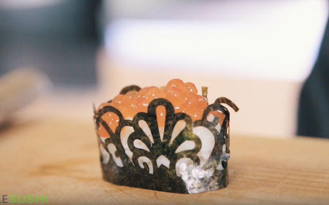 Chef Instantly Turns Ordinary Sushi Rolls Into Elaborately Decorated Dish