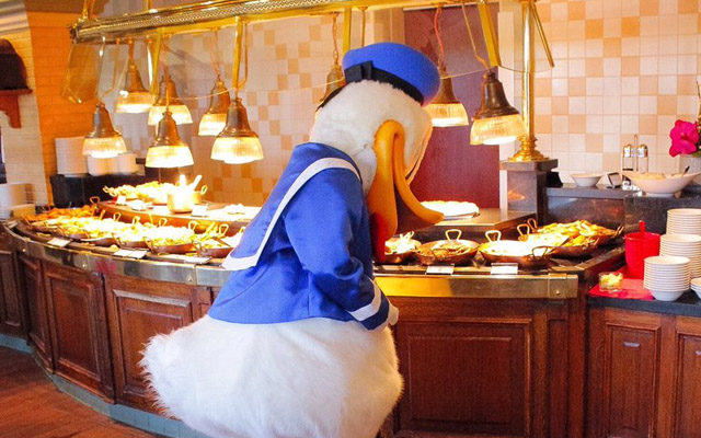Donald Duck Makes Heartbreaking Discovery At Disneyland Buffet
