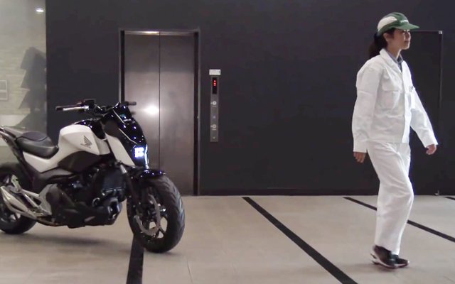 Honda Unveils Self-Balancing Motorcycle That Follows Its Driver