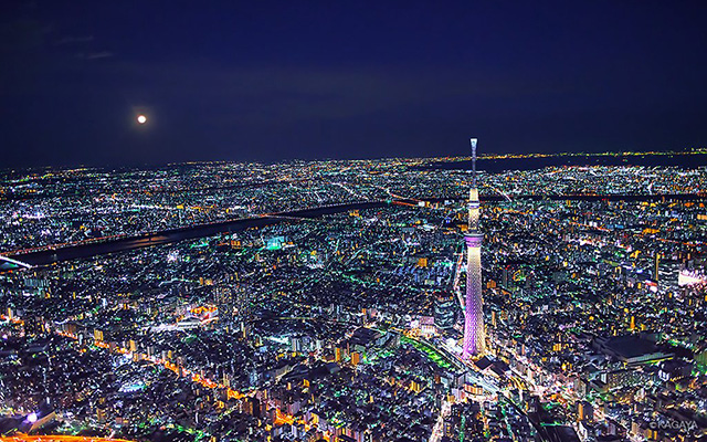 Photographer KAGAYA Shows Off The Glowing Wonder Of Tokyo In One Shot