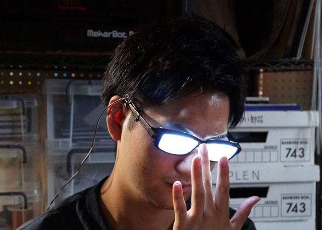 Japanese DIY Enthusiast Makes Perfect “Dramatically Adjusting Glasses