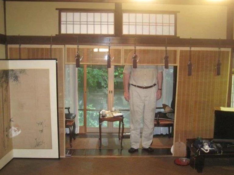 Tall People Problems in Japan: Tourists Share 11 Hilarious Photos of Tiny Accommodations and Other Misadventures