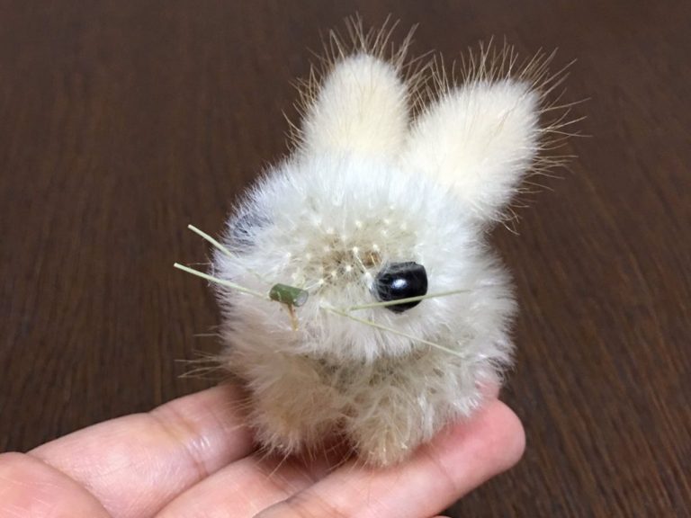 Japanese Nature Artist Creates Adorable and Delicate White Bunnies Out of Only Natural Materials