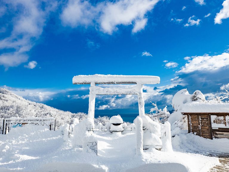 Japanese photographer captures stunning view of snow-covered Kyoto Sandbar