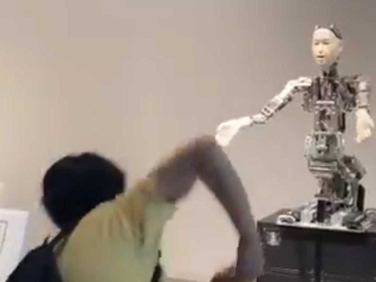 Movement copying robot meets its match with otaku’s dancing technique