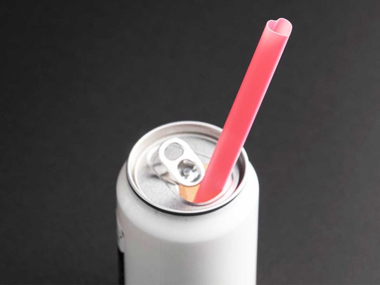 Drinkable whipped cream cans delight sweets lovers in Japan