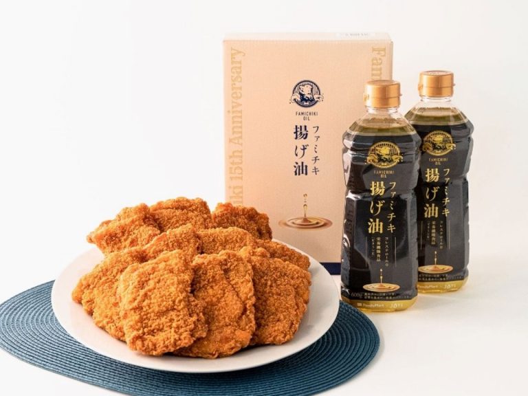 FamilyMart releases their popular Famichiki fried chicken as home set with their own store oil