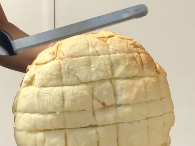 Japanese baking artist’s melon bread has a fitting anime surprise when sliced