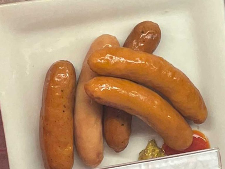 Japanese restaurant’s overly honest name for their assorted sausage plate goes viral