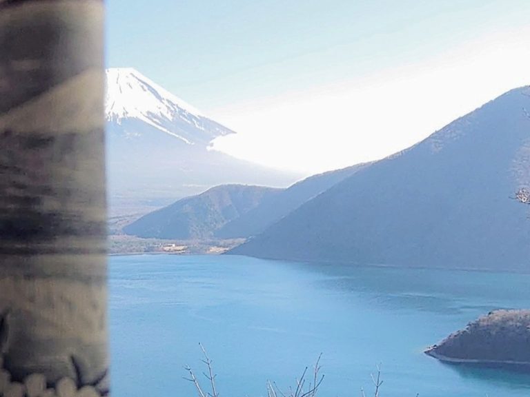 Viral photo perfectly shows vantage point for Mt. Fuji in 1000 yen note