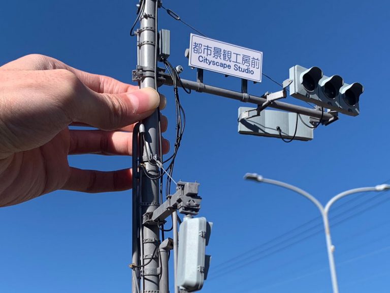 Diorama artist’s stunningly realistic traffic light fools Japanese Twitter
