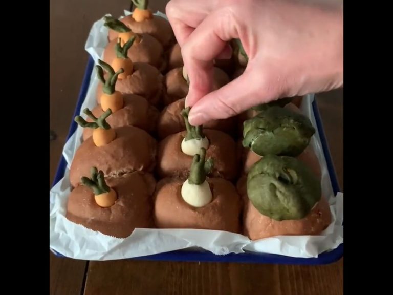 Japanese baking artist gives new meaning to pull-apart bread with genius farming loaf