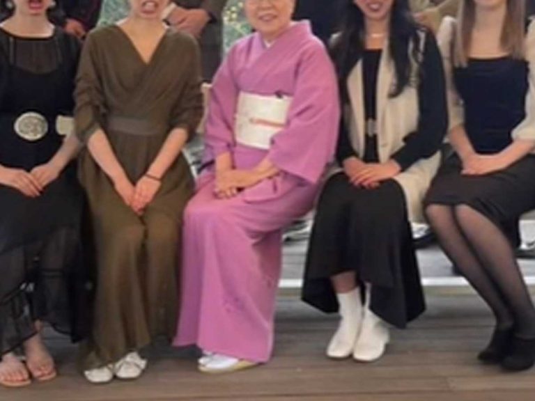 Grandma didn’t get the memo in hilarious Japanese family portrait