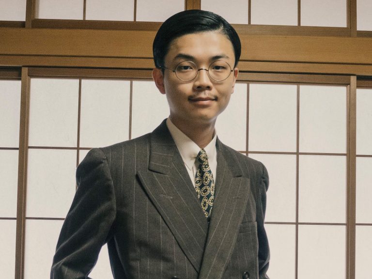 Japanese writer stuns Twitter with his 1940s makeover, showing that good fashion never dies