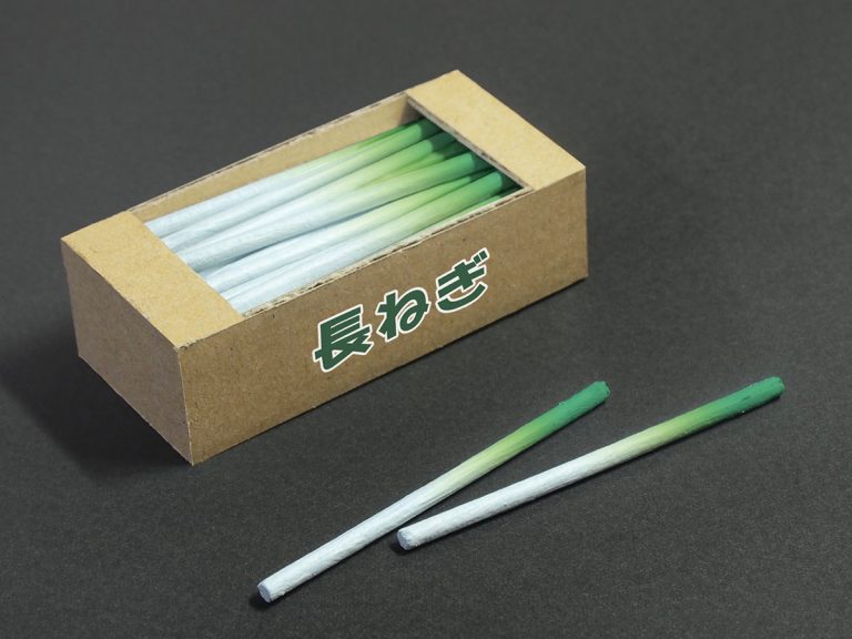 Japanese green onion incense burns to lots of praise online