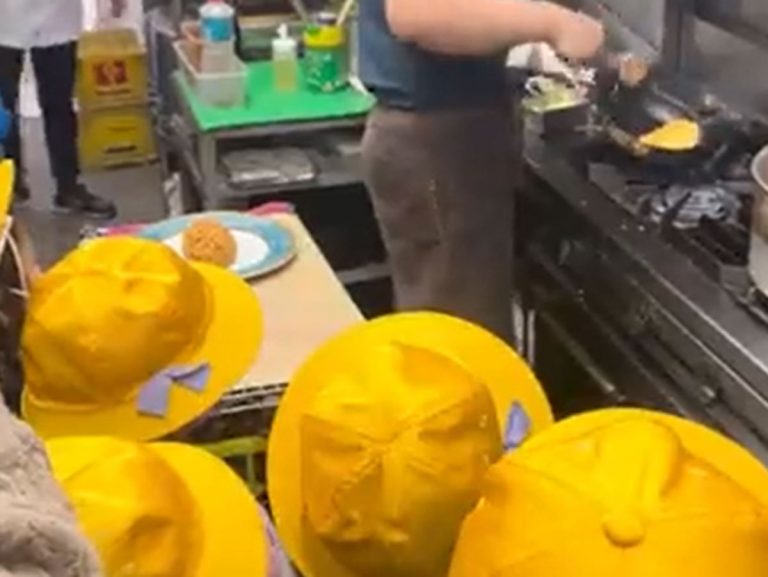 The sight of the perfect omelet in Japan is so good it turns school children into Minions