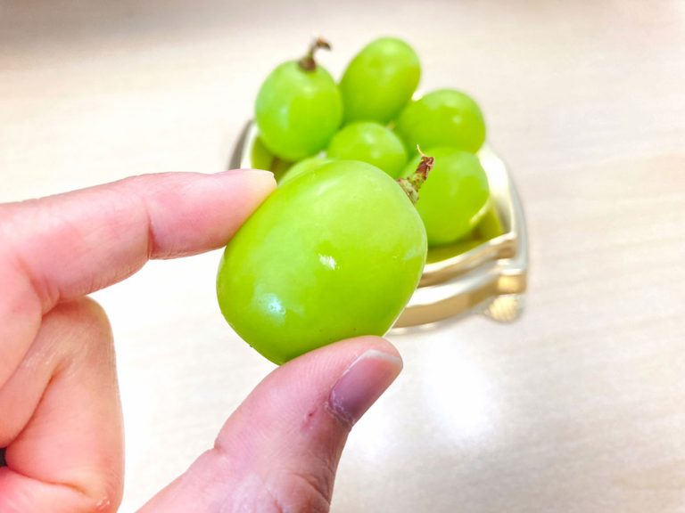 Now in Japan you can buy just a few individual grapes in a small pack