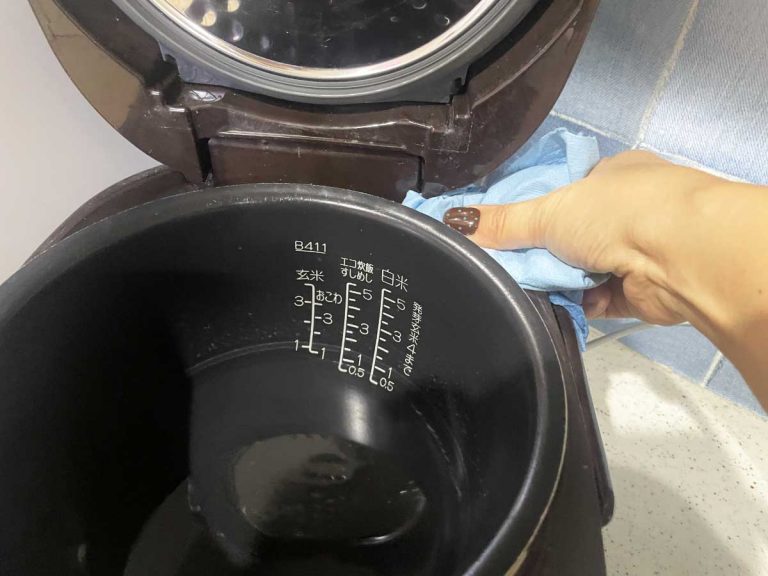 Take the hassle out of cleaning your rice cooker with this simple lifehack