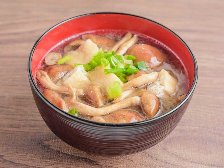 Traditional Japanese food expert’s unusual miso soup raises eyebrows online