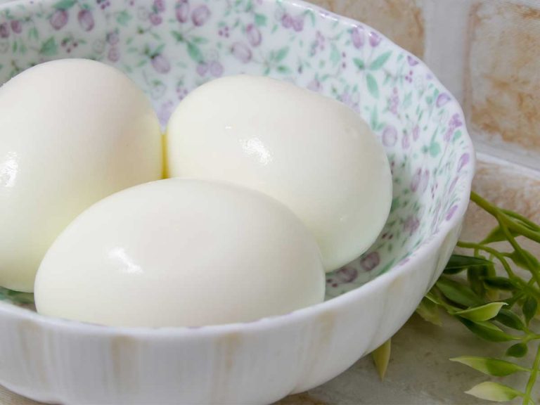 From runny to hard, boil your eggs just right with this convenient visual guide