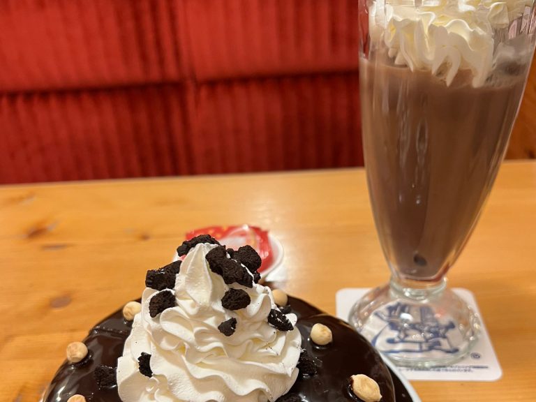 Japanese coffee house’s “reverse scam” dessert once again has diners floored