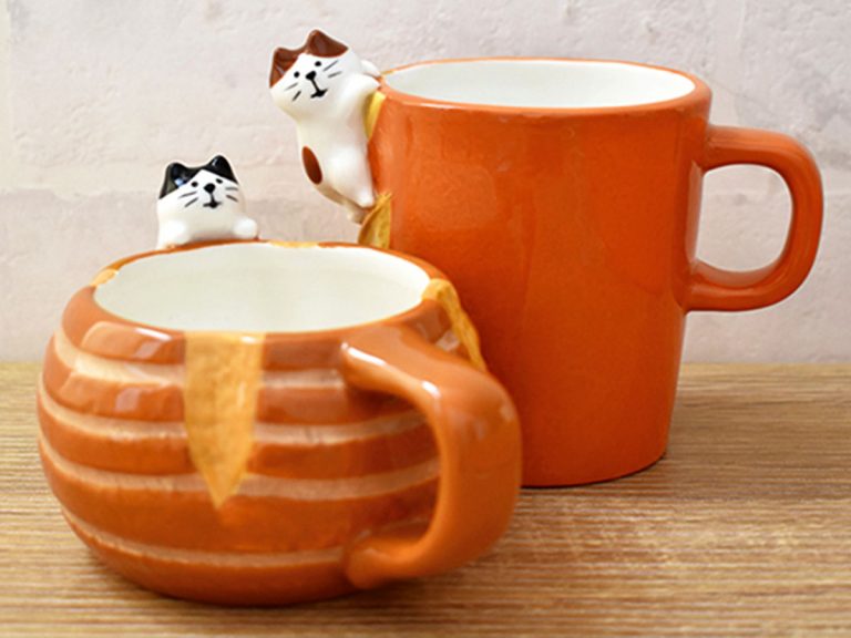 Cute Japanese bread and cat-themed mugs will give you a warm and toasty feeling in your heart