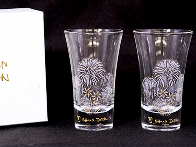 Set off a gorgeous Japanese fireworks show with color changing sake glasses