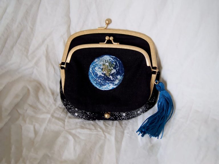 Japanese Embroidery Artist’s Exquisitely Detailed Clasp Purse Is Out of This World