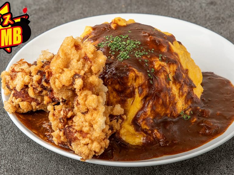 “Manly omurice” restaurant Egg Bomb offers omurice with fried chicken, other hearty combos