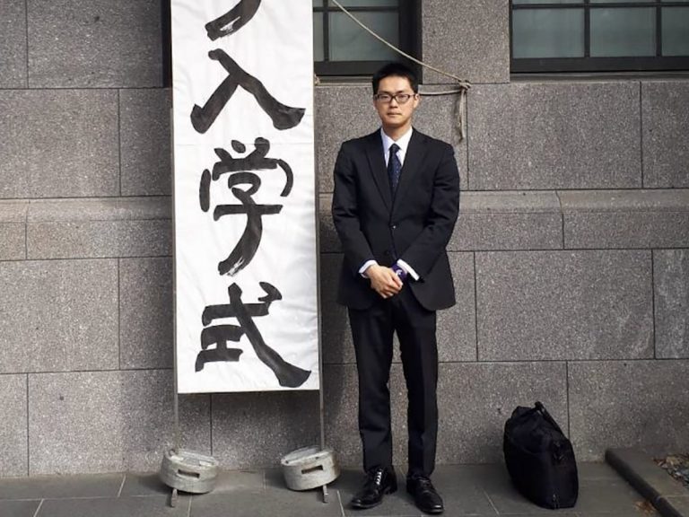 Japanese man who took 9 years to enter top university looks completely different on graduation