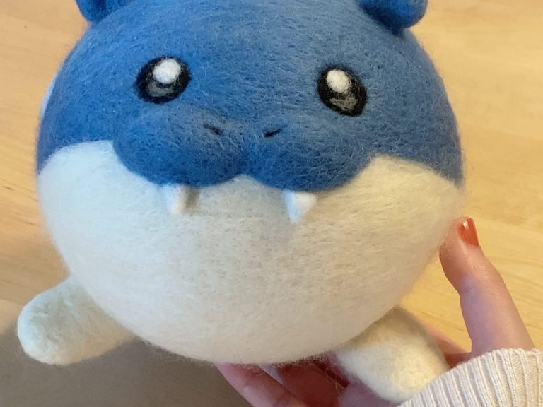 Japanese artist’s wool felt Spheal plushie is round, cute and perfect in every way