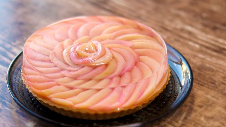 Japanese sweets master shows how to make a dazzling Peach and Calpis Jelly Tart