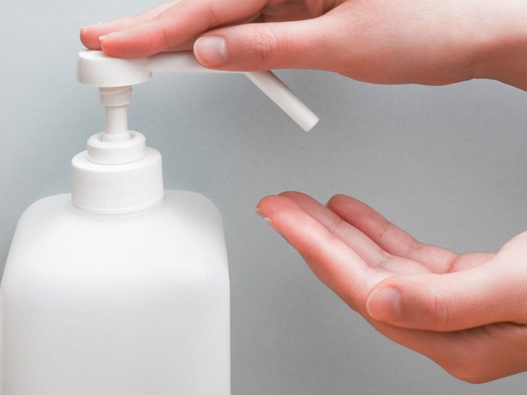 Do you know the correct way to disinfect your hands? This tutorial may surprise you!