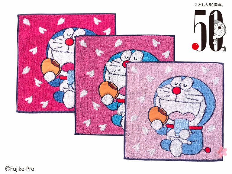 These cute Doraemon sakura handkerchiefs are perfect for the spring season!