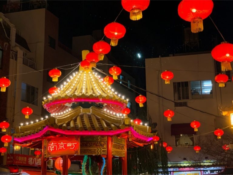 400 traditional Chinese lanterns shine on this winter at Kobe’s Nankinmachi