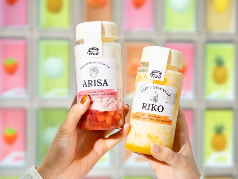 Customizable fruit-au-lait available from this Harajuku based non-contact store