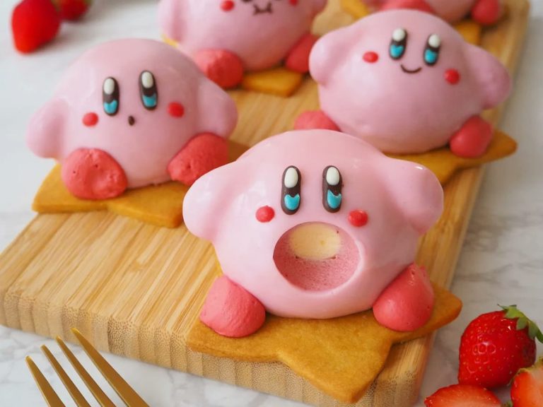 Japanese cooking artist turns Kirby into adorable raspberry mousse cakes