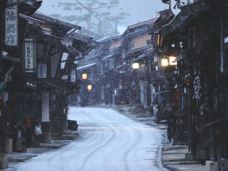 Historic Japanese mountain area’s impactful winter driving PSA stuns netizens