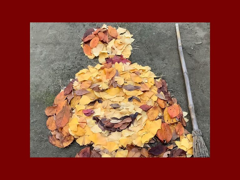 Japanese high school art teacher’s leaf mosaic of Animal Crossing’s Isabelle is getting rave reviews