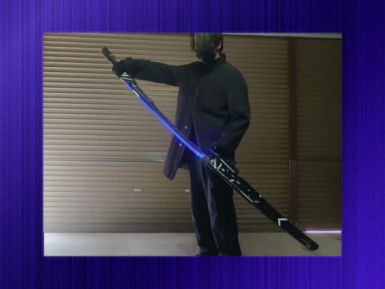 Japanese hobbyist’s stunning “carbon blades” combine sword & lightsaber in futuristic designs