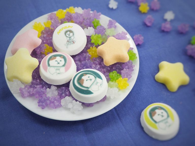 NYASA ramune candies and marshmallows will charm you with cute cats in space suits