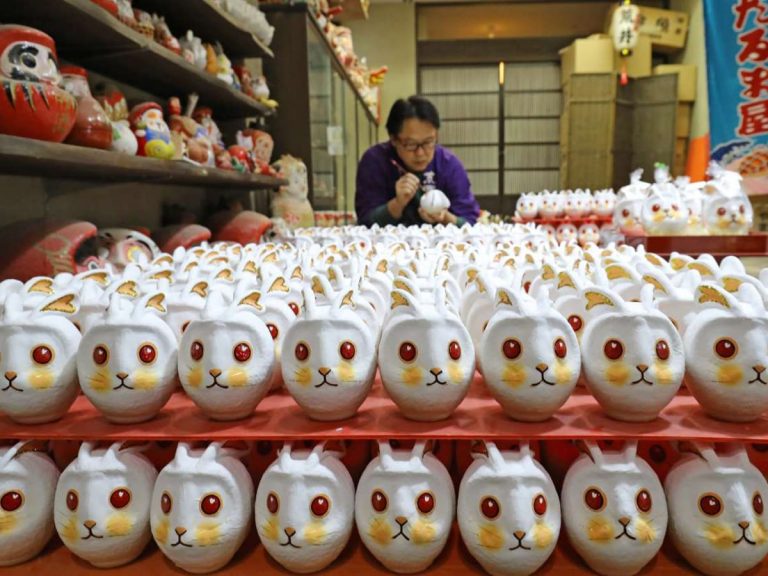 Adorable rabbit Daruma are jumping into the New Year