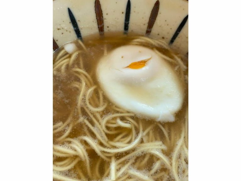 Smiling egg in a bowl of ramen sets 311,000 Twitter users laughing
