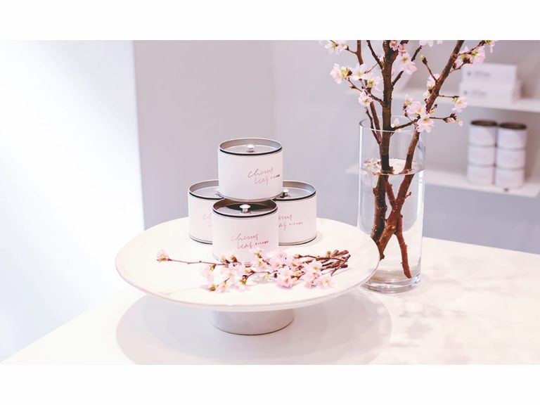 With a fragrance like sakura mochi, “Sakura no Sencha” tea offers a sip of Japanese Spring