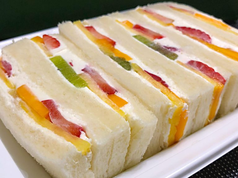These fruit sandwiches were ranked as the favorite backstage snack in Japanese showbiz